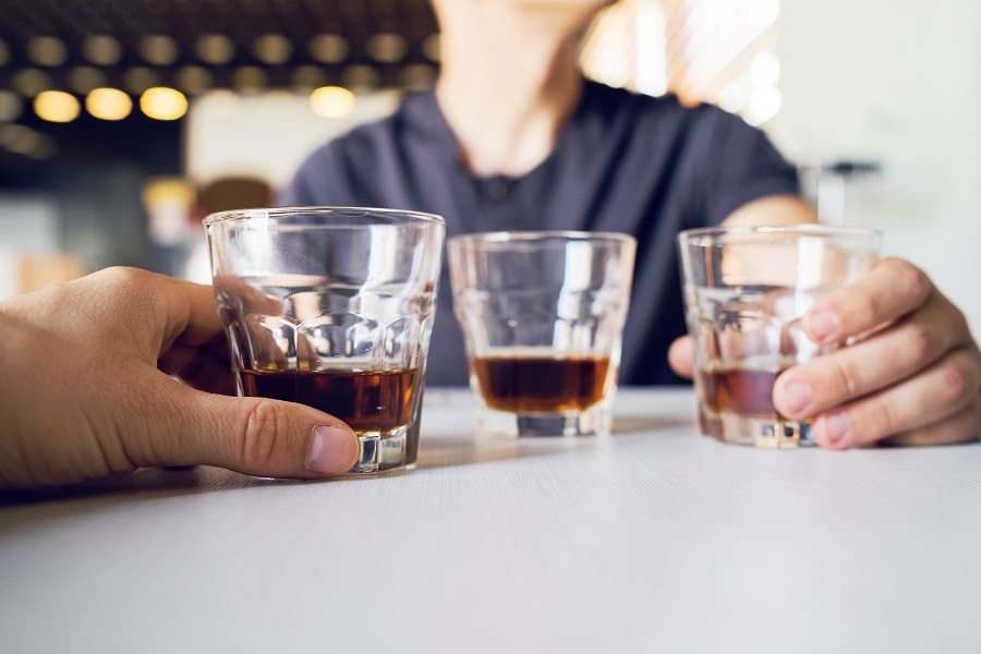 Alcoholism vs Heavy Drinking: What&rsquo;s the Difference?
